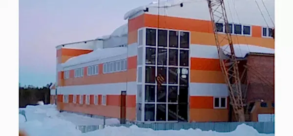 Остекление Спорткомплекса Газпром. ЯНАО, п. Приозерный (при доставке задействован вертолет)